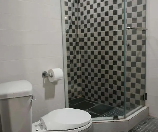 Renovated - Center - Pool Access - 2 A/cs Cebu