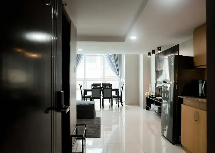 Renovated - Center - Pool Access - 2 A/cs Cebu