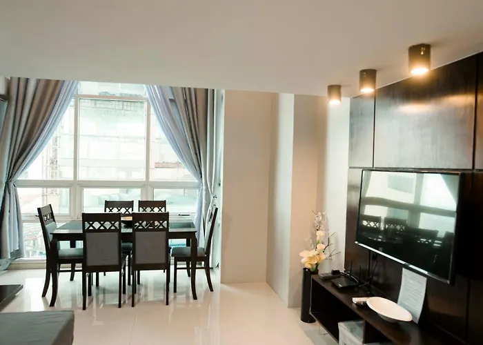 Appartement Renovated - Center - Pool Access - 2 A/cs