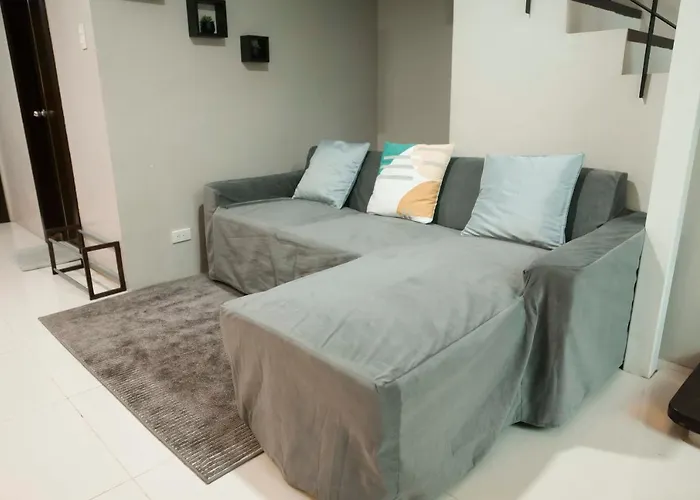 Renovated - Center - Pool Access - 2 A/cs Cebu