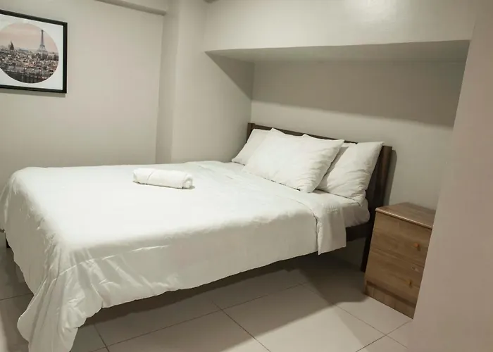 Renovated - Center - Pool Access - 2 A/cs