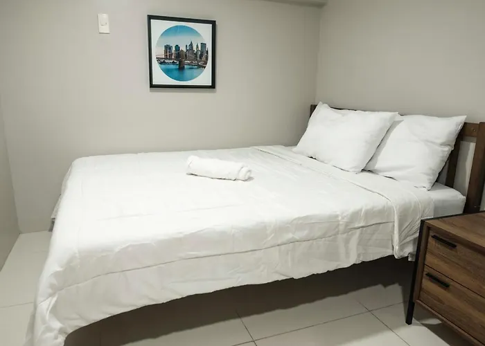 Renovated - Center - Pool Access - 2 A/cs Cebu